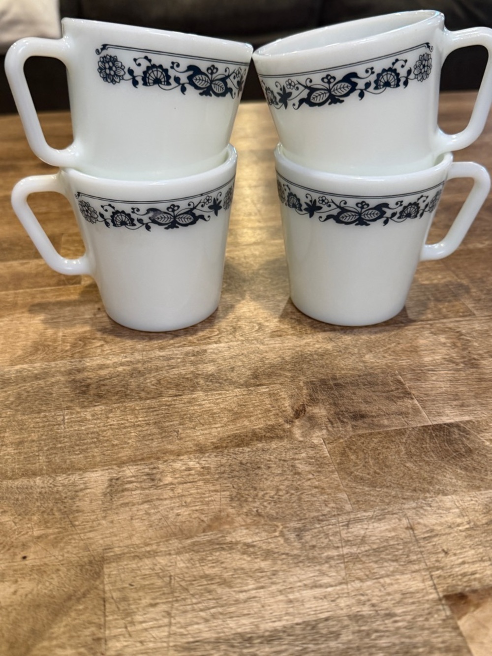 Pyrex Coffee Mugs set of 4 old town blue floral Print 10 oz